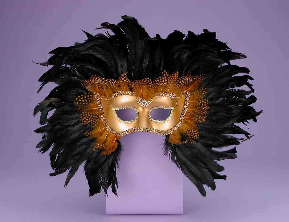 Venetian Feather Mask: Gold/Black